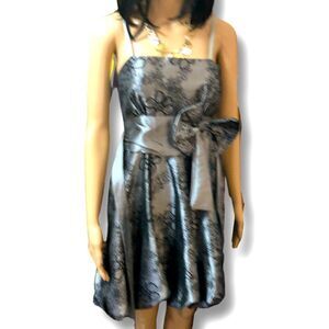Gorgeous Spaghetti Strap Velvet Floral Dress